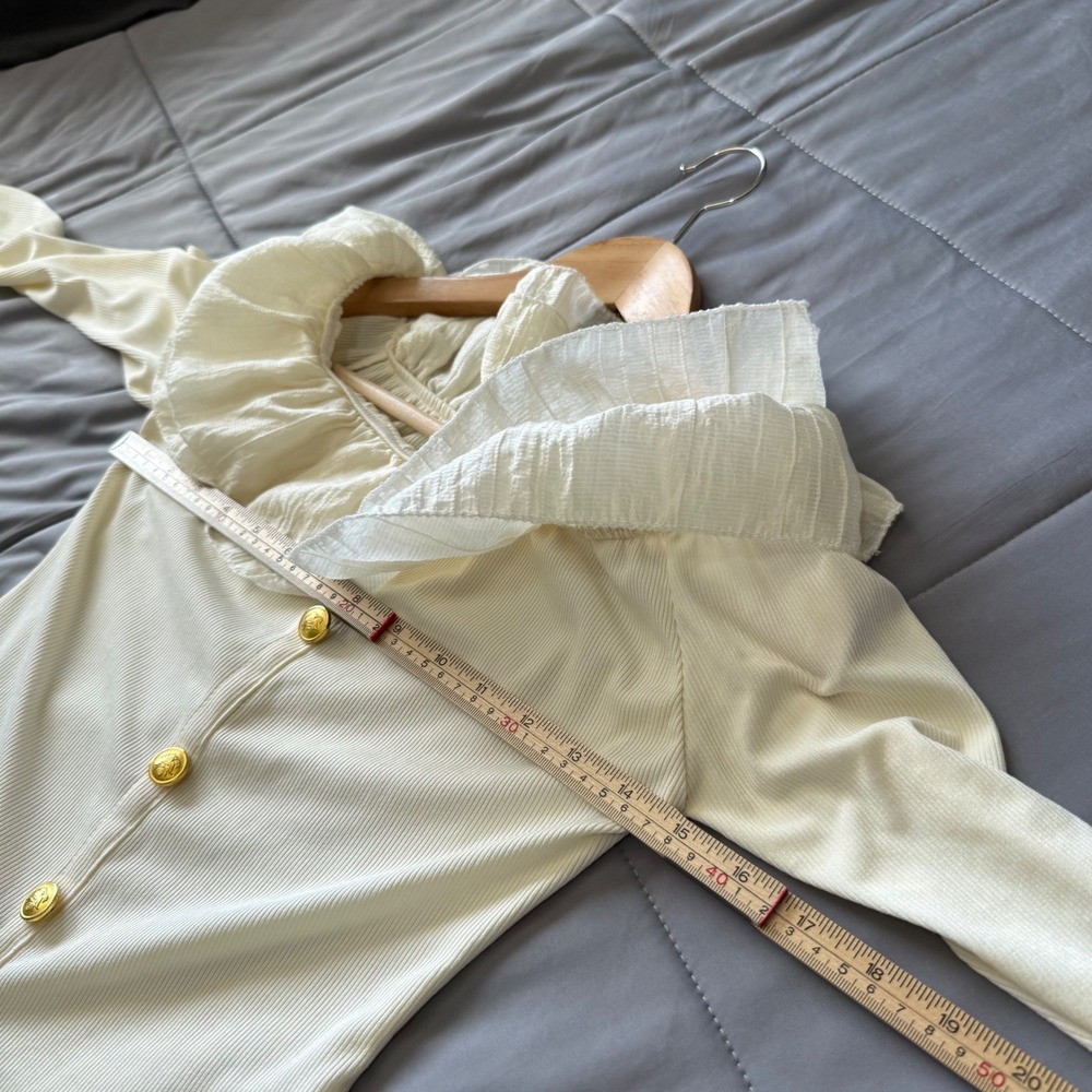 Unbranded Ruffle Off Shoulder Top Womens Cream Excellent Gold Button Ribbed Knit - Picture 4 of 5